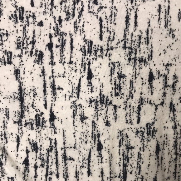 LIZ Claiborne Women’s Pullover Long sleeve Tee White with Navy Blue Soft… - Picture 2 of 9